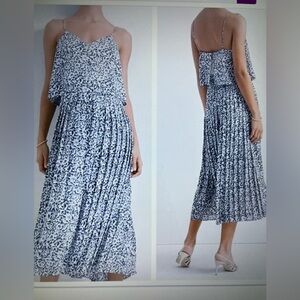 Club Monaco Elegant Blue Floral Women's Wide Leg Pleaded Jumpsuit Size 0 New